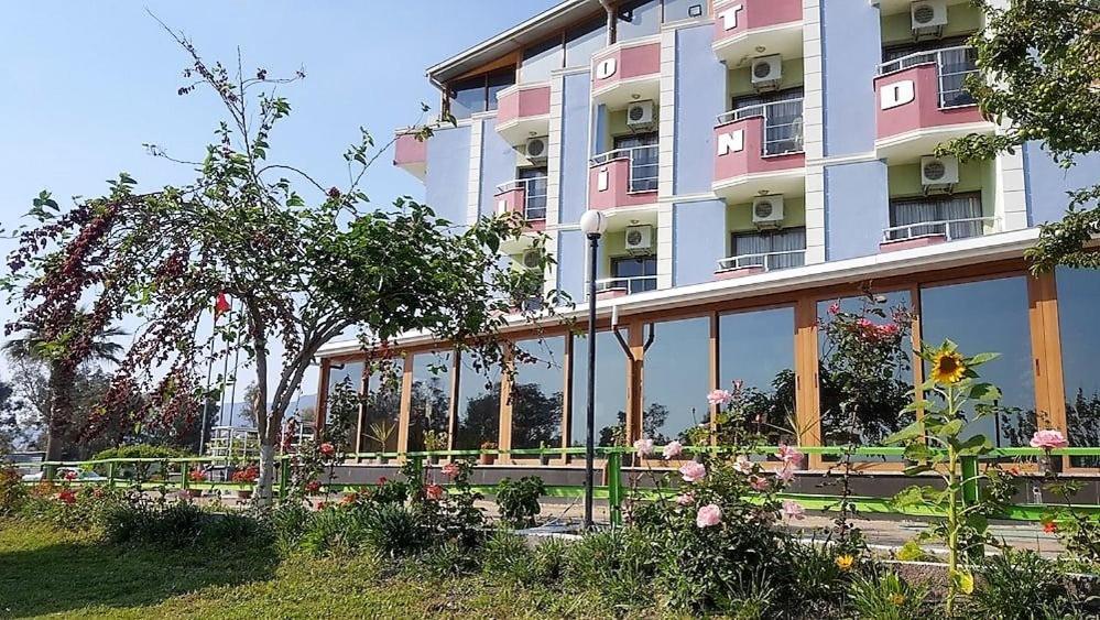 Linda Butik Otel Guemuelduer Izmir Exterior foto